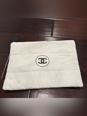 CHANEL Quilted Pouch / Makeup Bag